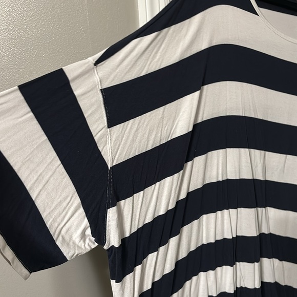 White and blue stripe batwing top - Picture 2 of 4